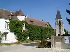 Le manoir et l'église.