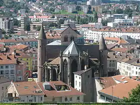 La basilique vue du parc du château d'Épinal.