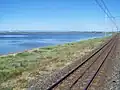 Entre Narbonne et Perpignan, passage entre la mer et l'étang de Leucate.