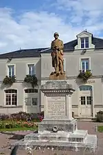 Poilu écrasant l'aigle allemand (de) (monument aux morts)