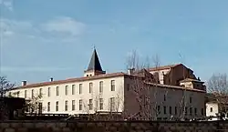 Palais de l'Évêché, tour Mansart et Cathédrale Saint-Benoit depuis la rive droite de l'Agoût