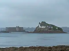 L'île Louët et le château du Taureau