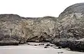 Falaises et grottes de l'île Salgren.