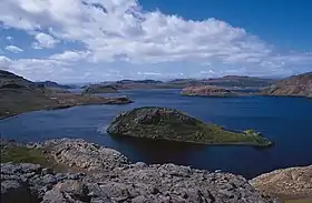 Vue de l'île de la Baleine depuis Labourel.