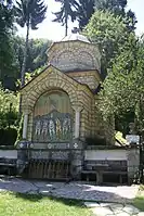 La chapelle saint Pantaléon et la fontaine de Jug Bogdan.