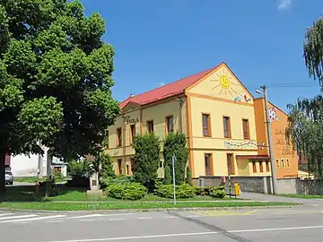 École à Žlutava.