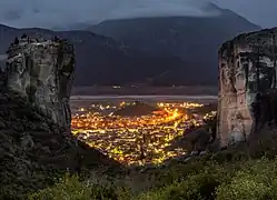 Kalambáka la nuit vue des Météores. Février 2018.