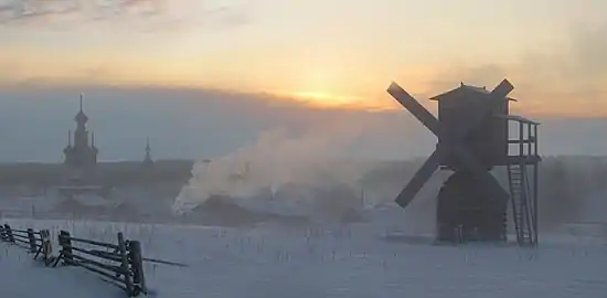 Moulin à vent à Kimja, Oblast d'Arkhangelsk, Russie.