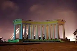 la colonnade belvédère classée.