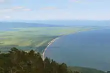 Vue de l'isthme et des golfes Bargouzine et Tchivyrkouï, depuis le Sviatoï Nos