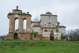Le monastère Carmélite classé et son église.