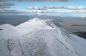 Vue du sommet enneigé du Maly Semiatchik.