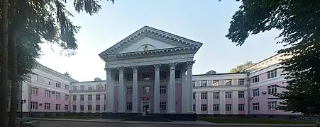 Le bâtiment rue Pirogava, classé.