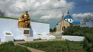 Monument aux morts de la Seconde Guerre mondiale à Novoukrainka.