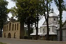 l'église de la Pentecôte à Slokoviska, classée et son clocher,