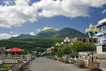 Jeleznovodsk et le mont Jeleznaïa.