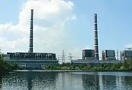 Centrale thermique de Zaporizhzhia, 2014 (à droite : la centrale nucléaire).