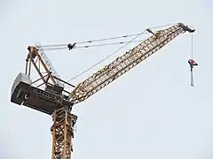 Contrepoids d'une grue à tour.