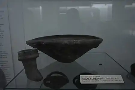 Artéfacts datant de lÂge du cuivre (transition entre le Néolitique et l'Âge du métal).