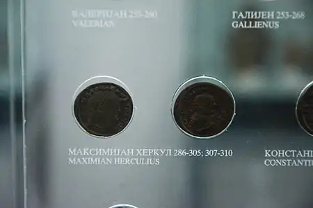 Pièces à l'effigie de l'empereur romain Maximien Hercule (286-305 ; 307-310).