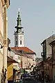 La cathédrale dans son contexte urbain (rue Nikole Pašića)