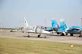 La 831e avec Su-27 et aéro 39