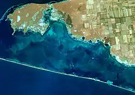Image satellite dans le proche infrarouge d'une partie de la baie de Tendra et de la flèche de Tendra.