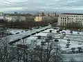 Vue de l'aile droite du corps de bâtiment central de l'université technique de l'Oural.