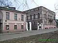 Vue de la rue, à gauche la maison où vivaient les Dobrolioubov.