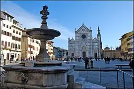Fontaine et piazza Santa Croce.