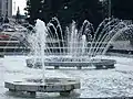 Fontaine sur la place de la Révolution, 2008.