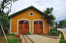 Garage des engins ferroviaires.