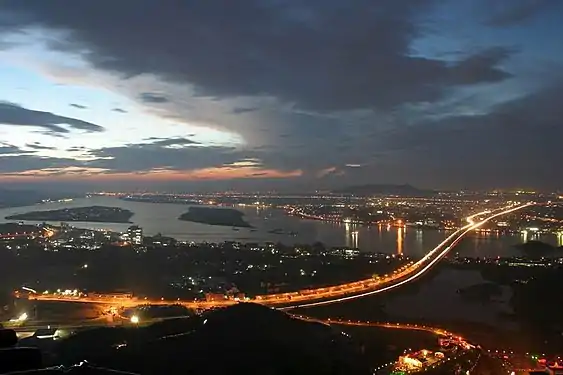 La rivière Xi affluent de la rivière des Perles à Foshan dans le Guangdong.