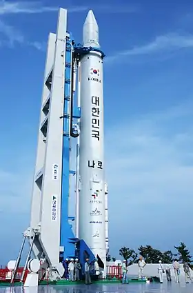 Le premier lanceur KSLV-1 (Naro-1) au centre de lancement de Naro le 10 juillet 2009.