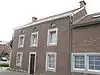 (nl)  Breedhuis