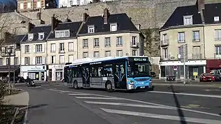 Stivo Iveco Bus Urbanway 12 GNV Biométhane n°201083 à Pontoise, sur la ligne 33.