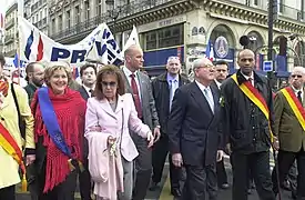 Jean Marie Le Pen et son garde du corps Thierry Legier et ses Officiers de Sécurité.