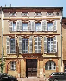 no  19 : immeuble, construit au XVIIIe siècle