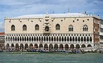 Palais des Doges de Venise, Architecture gothique vénitienne.