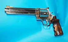 .460 Smith&Wesson XVR Magnum avec crosse en bois de fabrication artisanale.