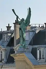 Détail d'une des statues d'ange.