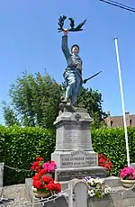 Le Poilu victorieux (monument aux morts)