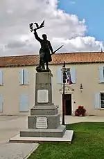 Le Poilu victorieux de Saint-Jean-de-Liversay