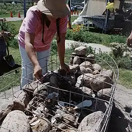 Un espace est réservé au centre du Tacon Site pour y enfouir les artefacts.