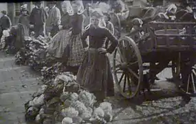 Scène de marché à Quimper (France), Gaston Maury, vers 1907.