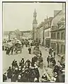 Scène de marché au Huelgoat vers 1900 (photographie de Paul Gruyer, musée de Bretagne).