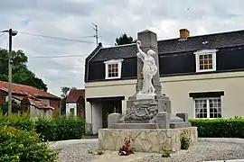 Le monument aux morts.