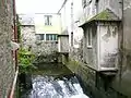 L'Élorn coulant sous les maisons du pont de Rohan.