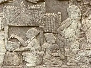 Maison à ossature bois et couverture de tuiles. Bayon, galerie extérieure. Fin XIIe-début XIIIe s. Grès. In situ