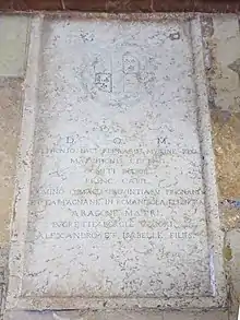 Pierre tombale d'Alphonse Ier, de Lucrezia Borgia et de certains de leurs enfants.